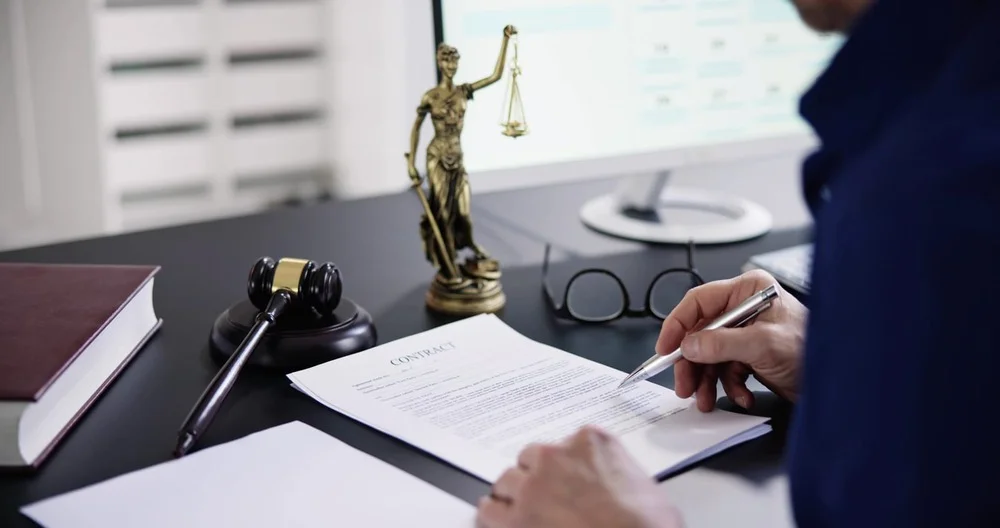 corporate governance lawyer​